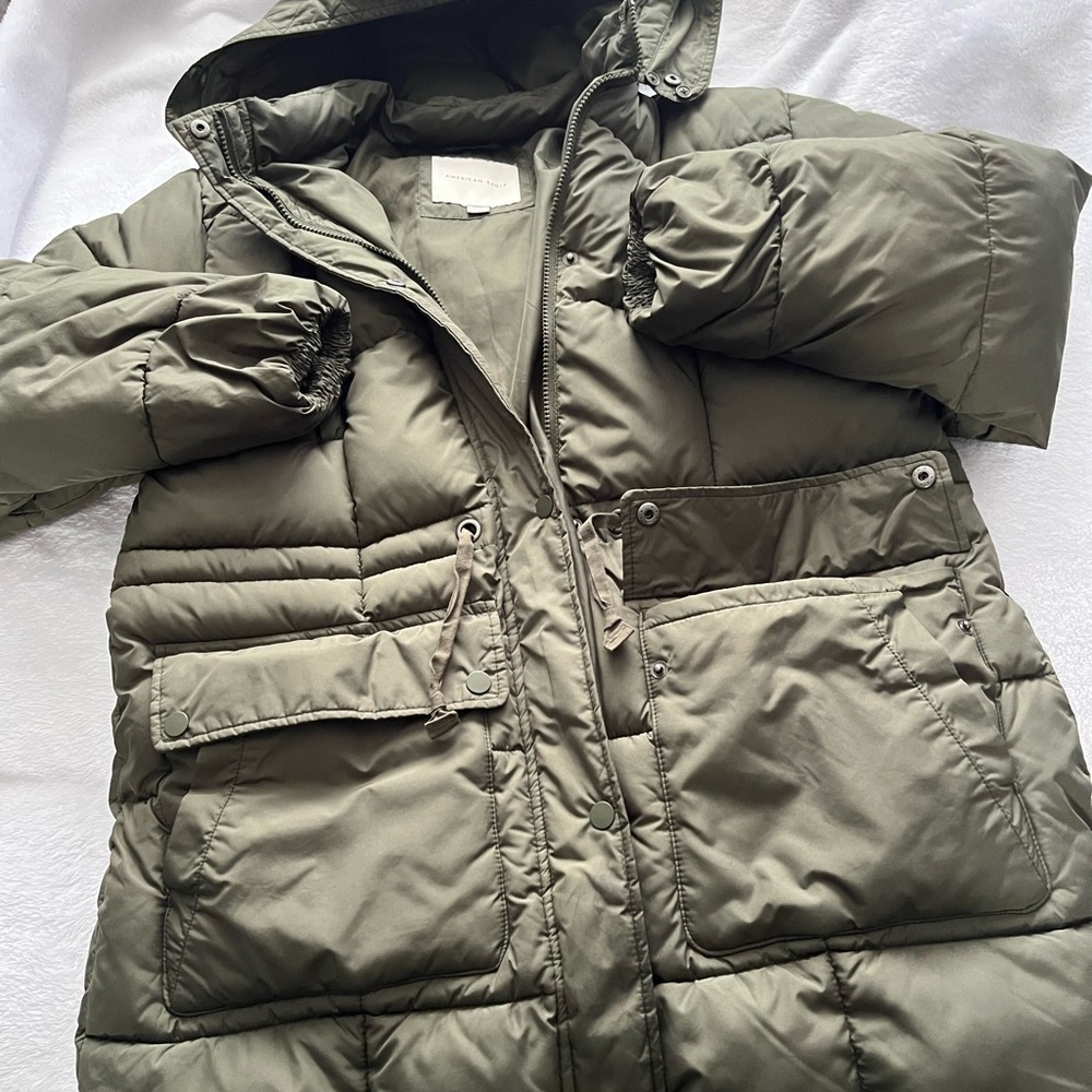 American Eagle size medium Olive Green Puffer coat